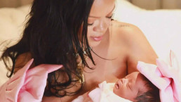 Rihanna anuncia o nascimento de sua primeira filha com o rapper A$AP Rocky