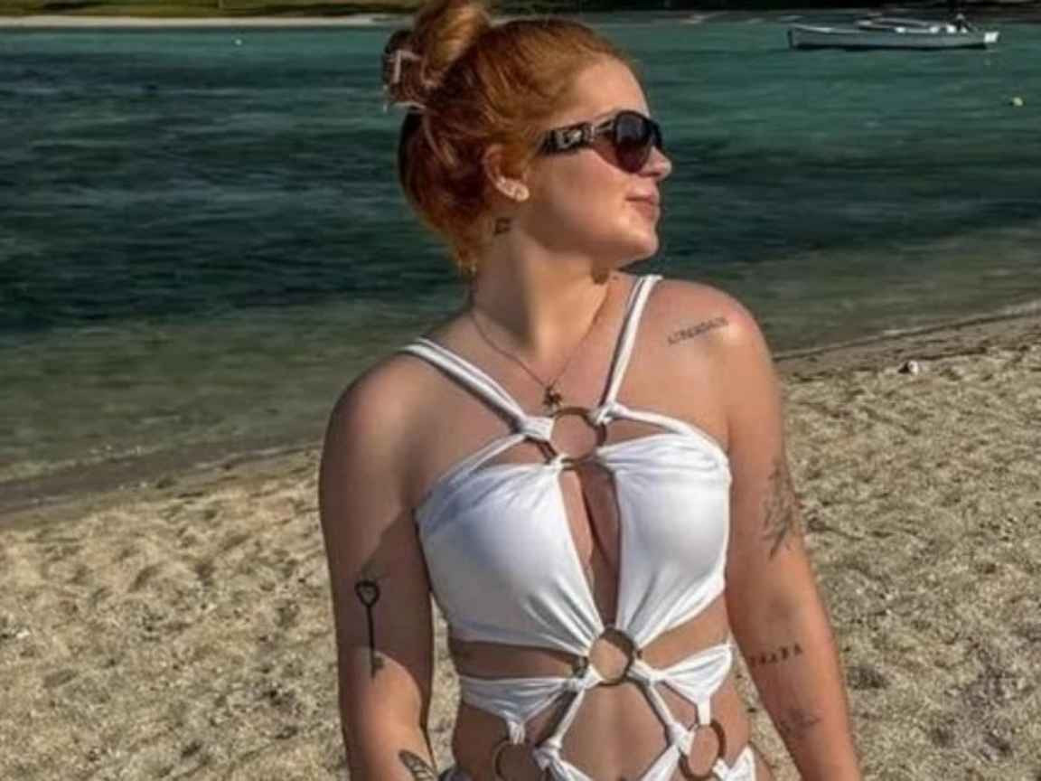 Viih Tube exibe corpo pós-cirurgias em maiô recortado e divide opiniões