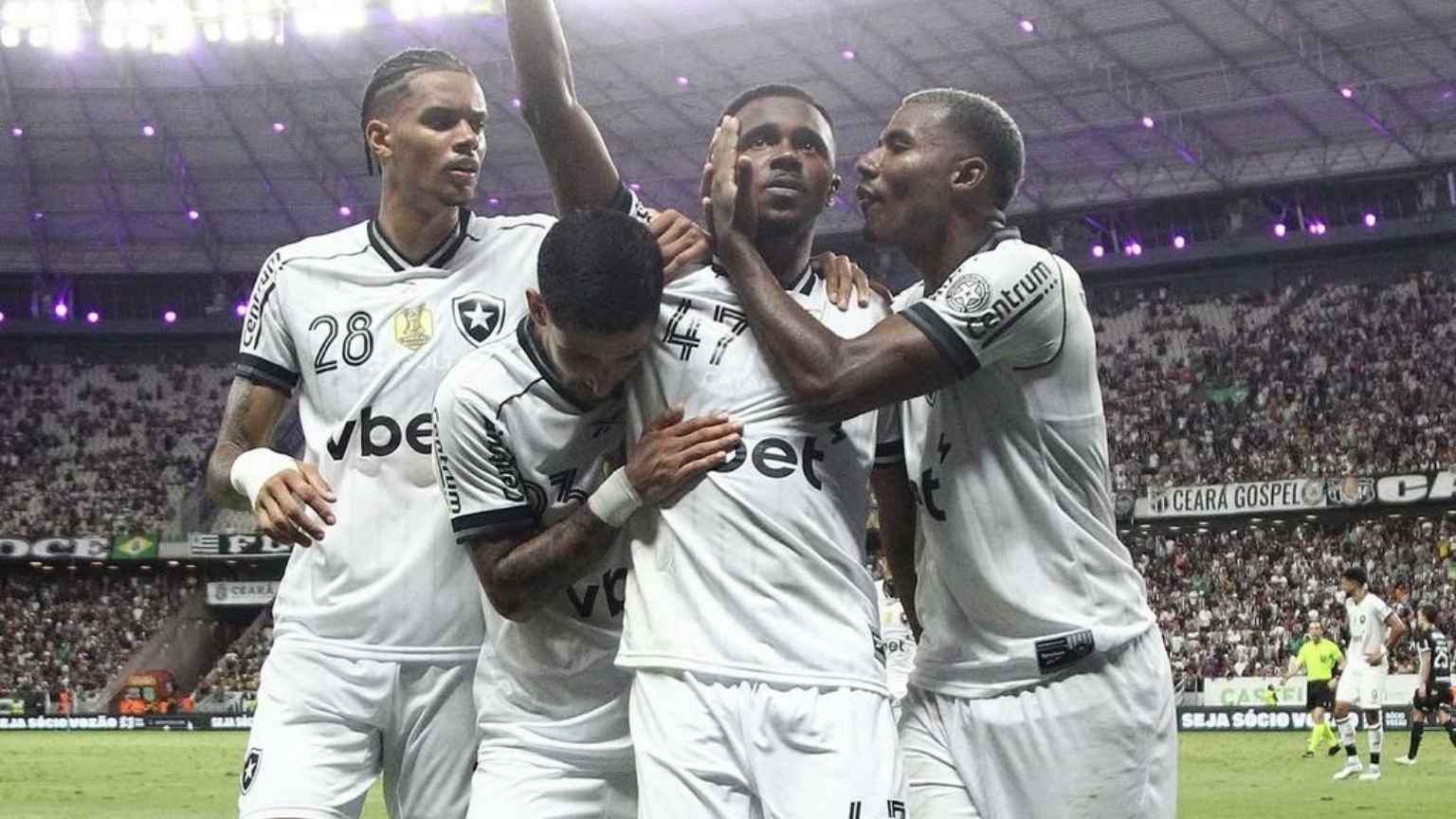 Ceará perde para o Botafogo no Castelão e cai para 13ª colocação na Série A