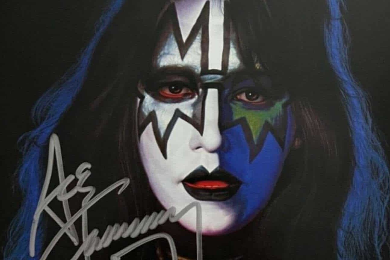 Morre Ace Frehley, guitarrista original e cofundador do Kiss, aos 74 anos