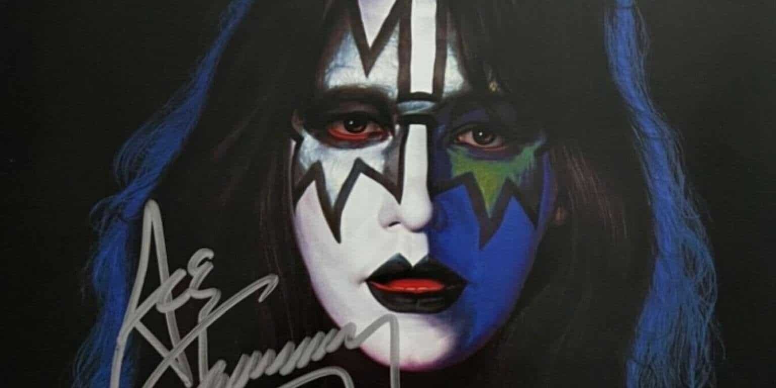 Morre Ace Frehley, guitarrista original e cofundador do Kiss, aos 74 anos