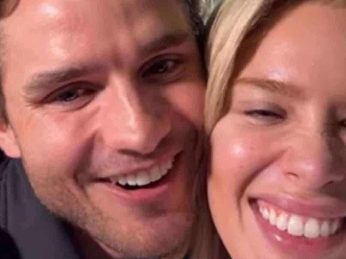 Karoline Lima reencontra primeiro namorado e se diverte com o passado