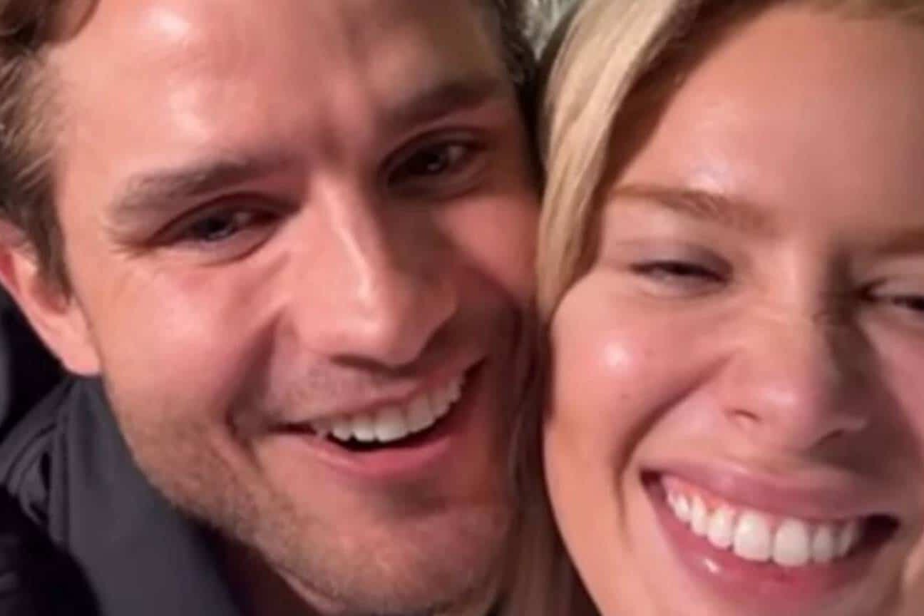 Karoline Lima reencontra primeiro namorado e se diverte com o passado