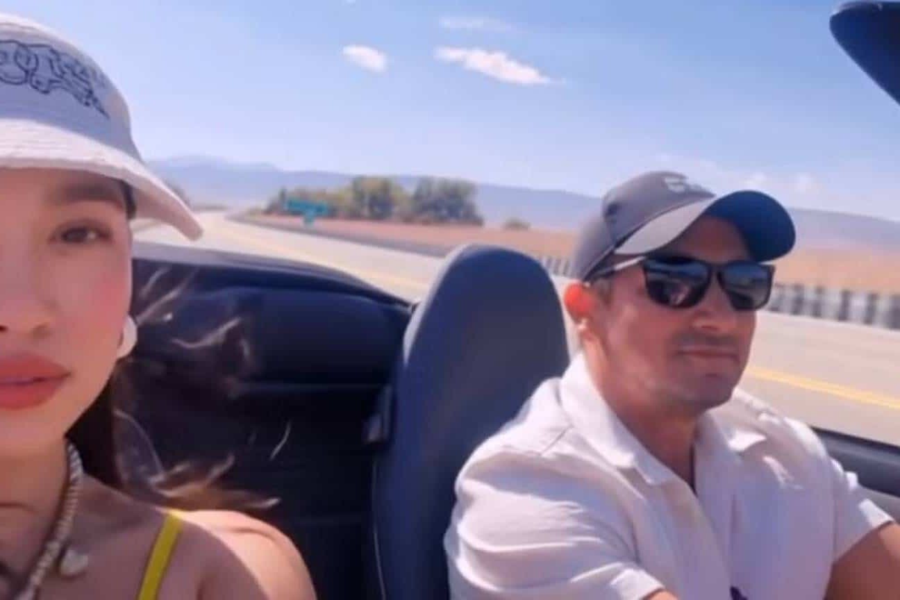 Jeremy Renner vive romance com diretora que já o criticou publicamente