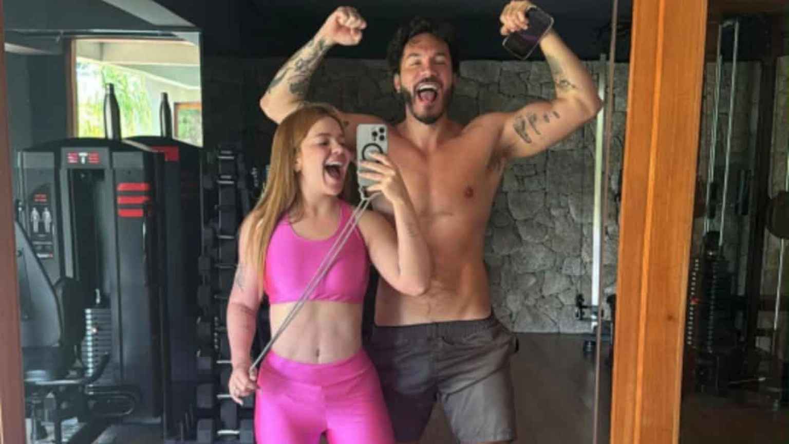 Viih Tube e Eliezer exibem corpos 'sarados' e celebram rotina de treinos