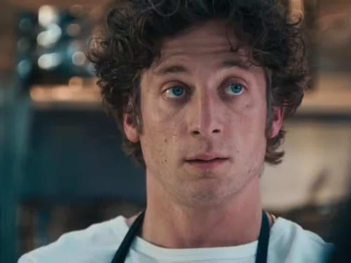 Jeremy Allen White revela que cabulava aulas e só 'se formou' no colégio aos 34 anos