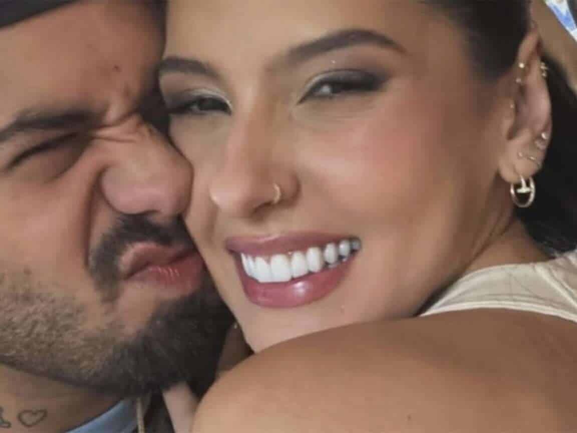 Ana Castela brinca sobre casamento com Zé Felipe em festa de 22 anos: 'Ele aceitou'