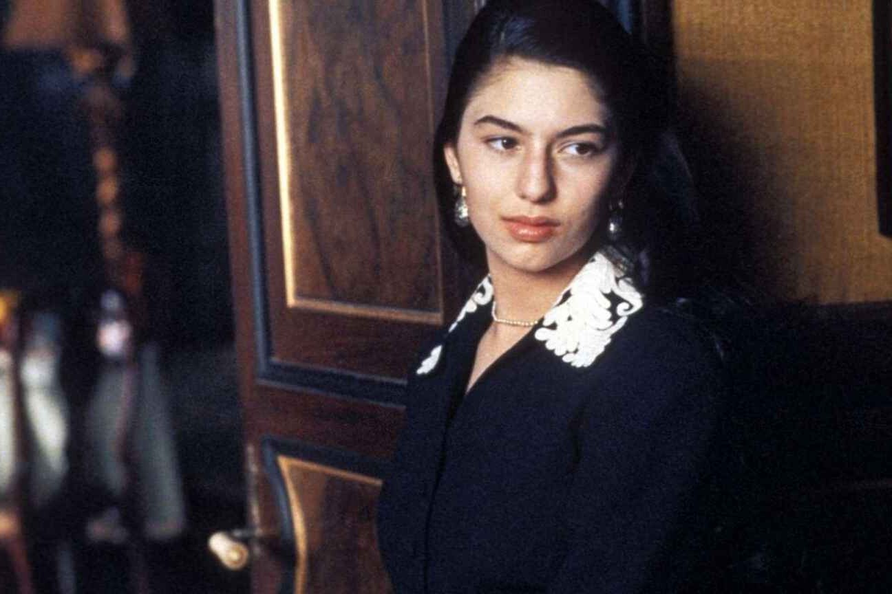 Sofia Coppola brinca sobre ser 'nepo baby' que 'arruinou O Poderoso Chefão' em homenagem