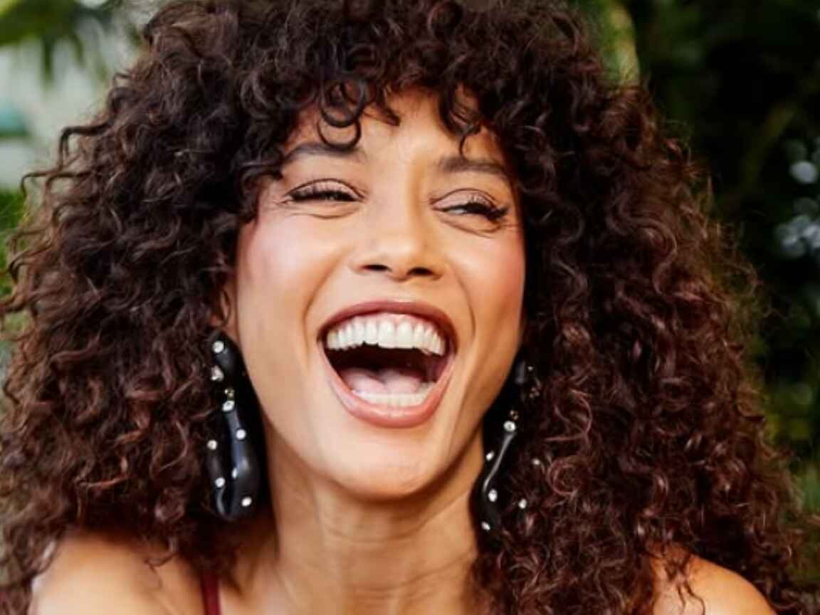 Taís Araujo celebra 47 anos com homenagem a si mesma: 'Respirar também é força'