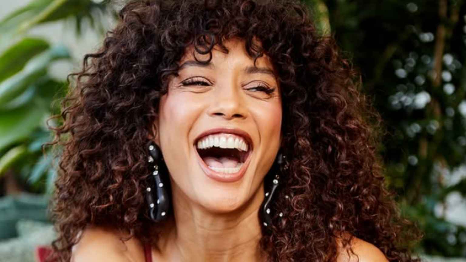 Taís Araujo celebra 47 anos com homenagem a si mesma: 'Respirar também é força'